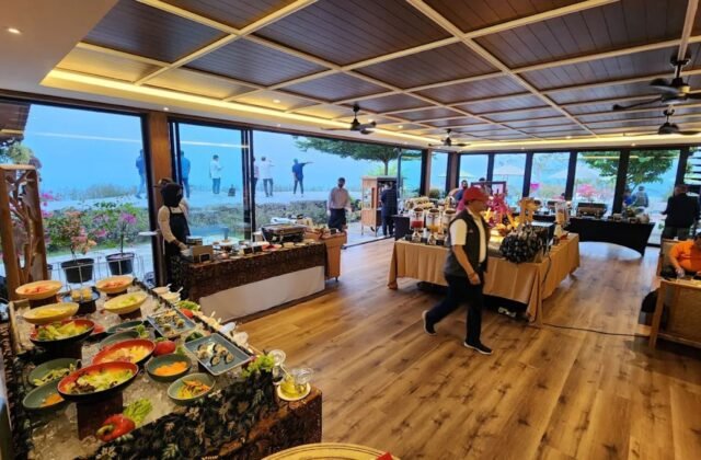 enam langit by plataran