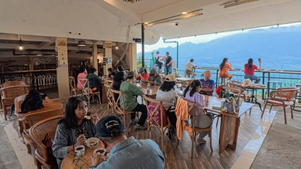 paket wisata borobudur 