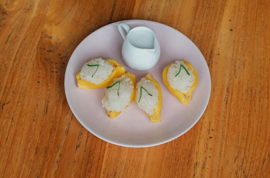 Snack ketan nangka dan oleh-oleh kuliner Kedai Bukit Rhema untuk artikel oleh-oleh kuliner Magelang